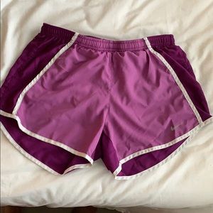 NIKE SHORTS